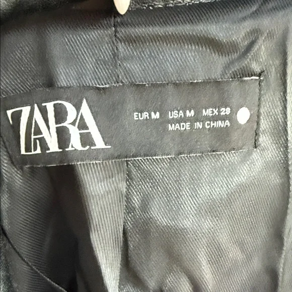 Zara Black Blazer with Gold Accents - Picture 6 of 6